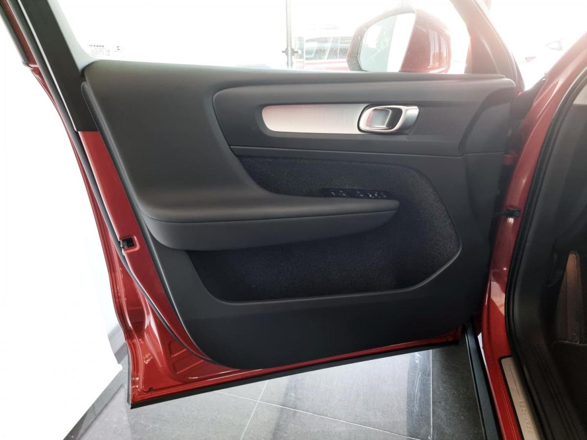 volvo-xc40-2022-hibrido-a-gasolina-1477cc