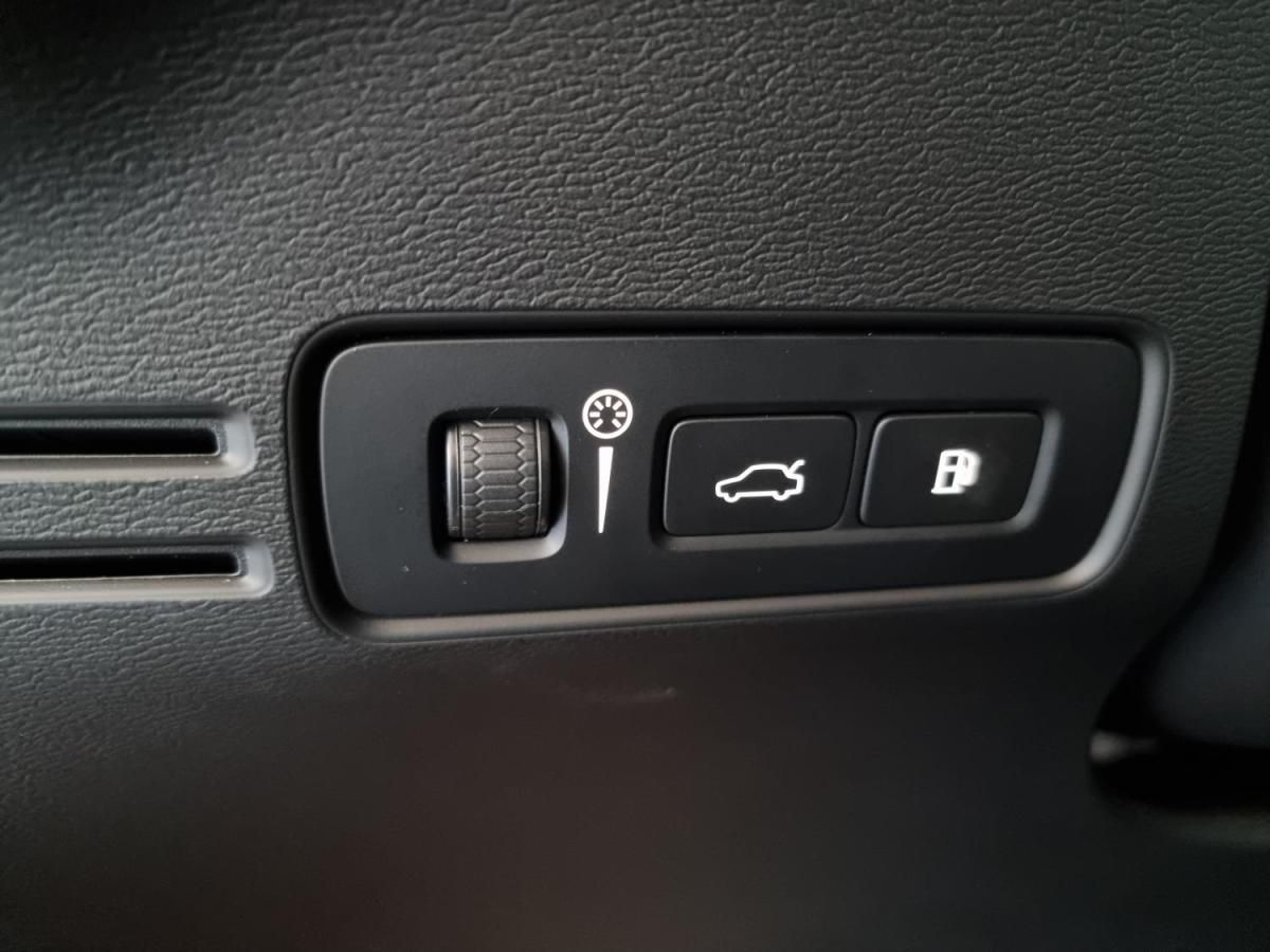 volvo-xc40-2022-hibrido-a-gasolina-1477cc