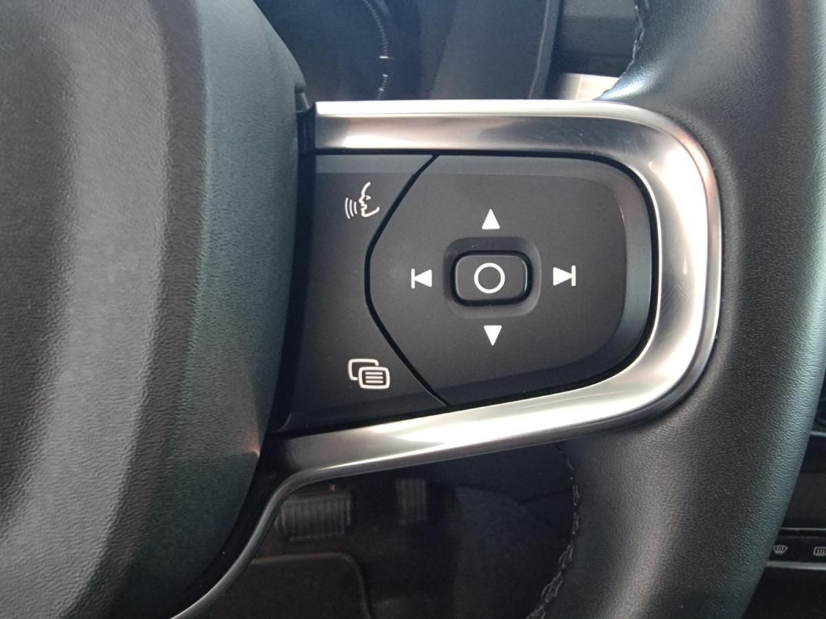 volvo-xc40-2022-hibrido-a-gasolina-1477cc