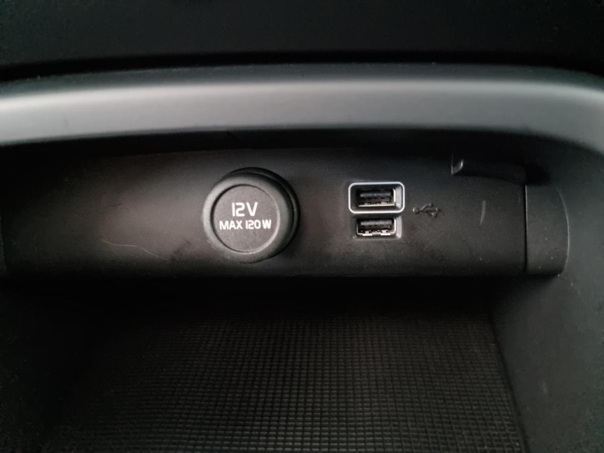 volvo-xc40-2022-hibrido-a-gasolina-1477cc