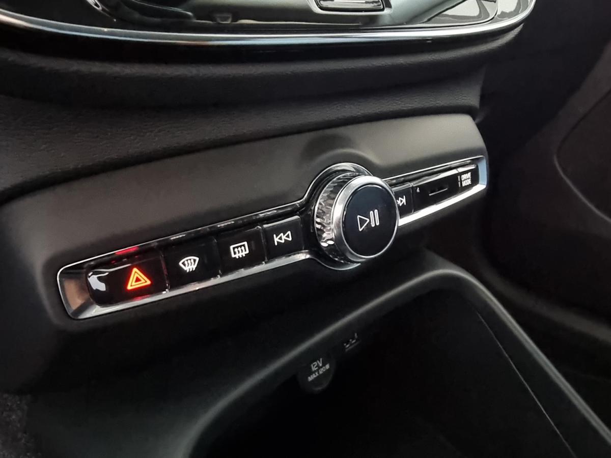 volvo-xc40-2022-hibrido-a-gasolina-1477cc