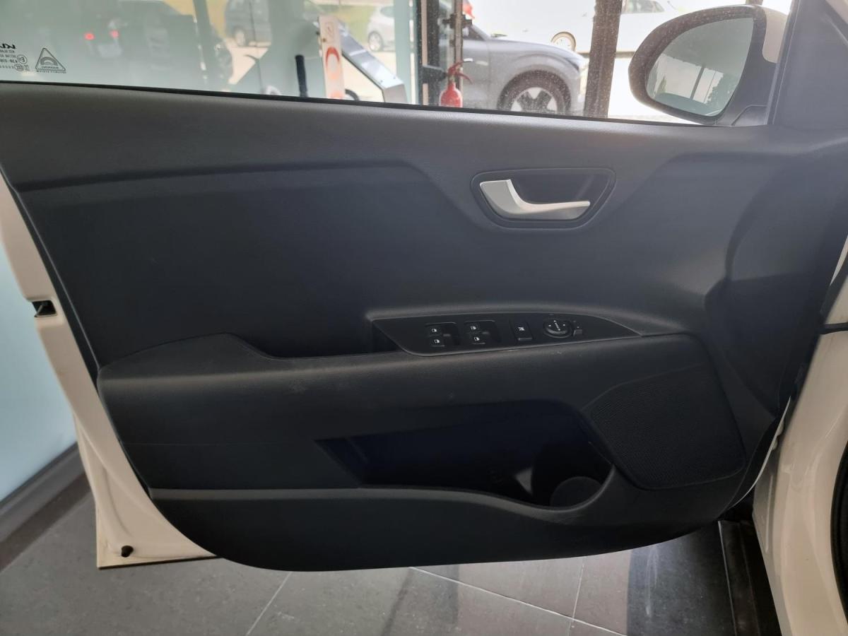 kia-stonic-2022-gasolina-1197cc