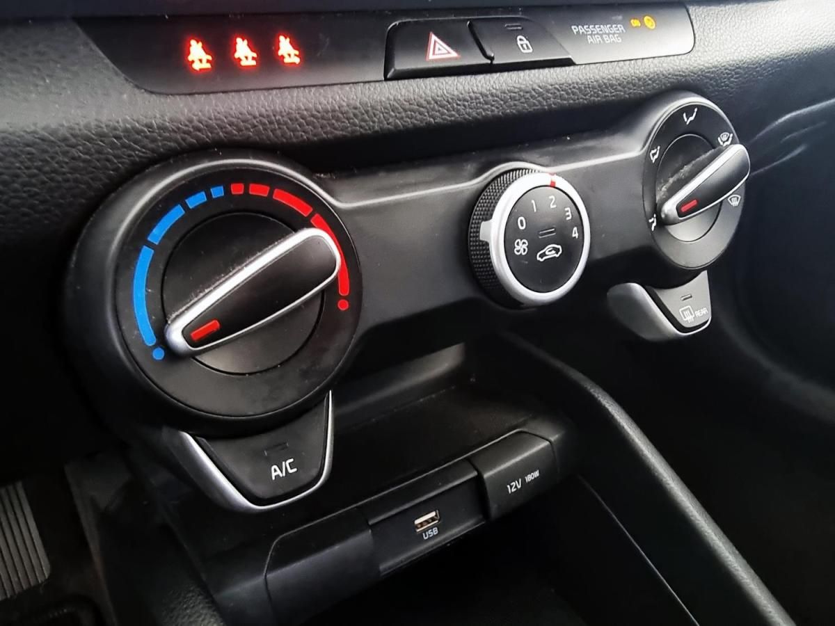 kia-stonic-2022-gasolina-1197cc