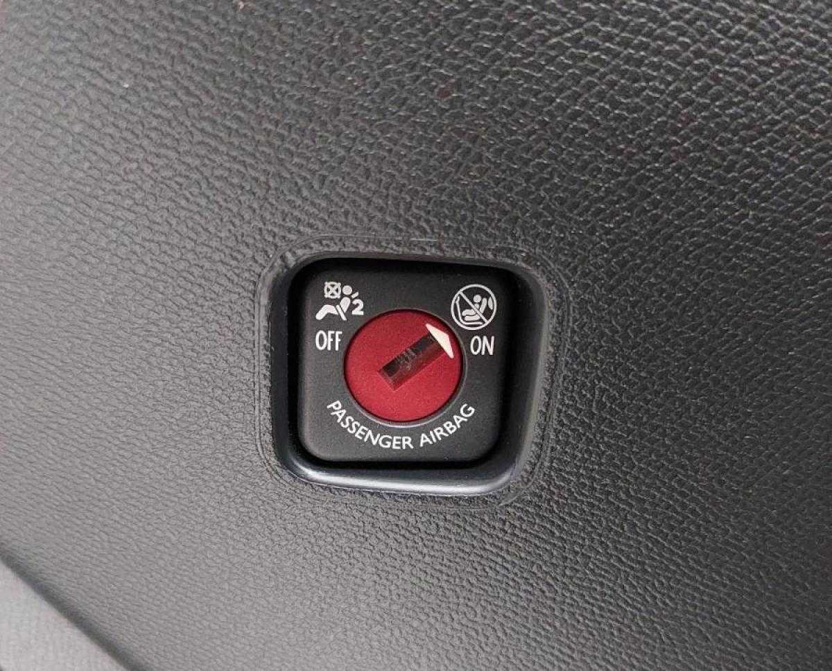 peugeot-e-208-2021-eletrico-0cc