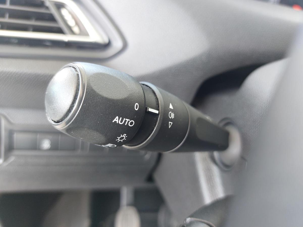 peugeot-308-2019-diesel-1499cc