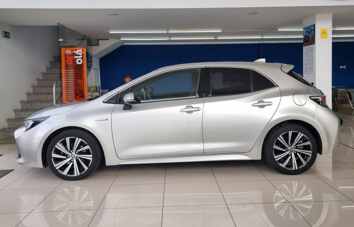 toyota-corolla-2022-hibrido-a-gasolina-1798cc