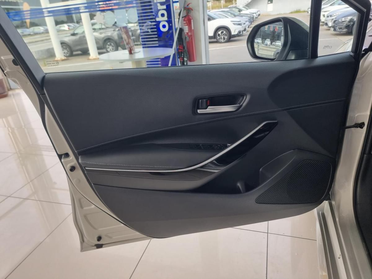 toyota-corolla-2022-hibrido-a-gasolina-1798cc