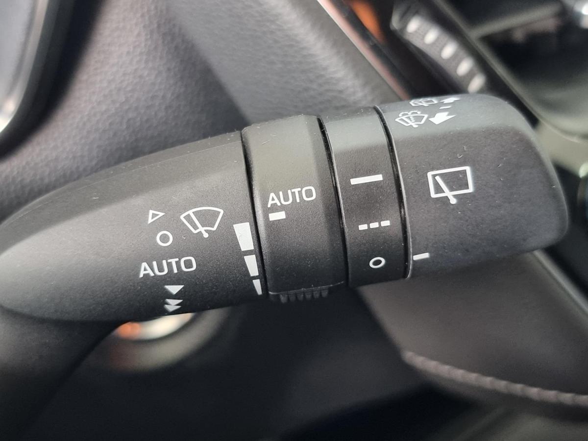 toyota-corolla-2022-hibrido-a-gasolina-1798cc