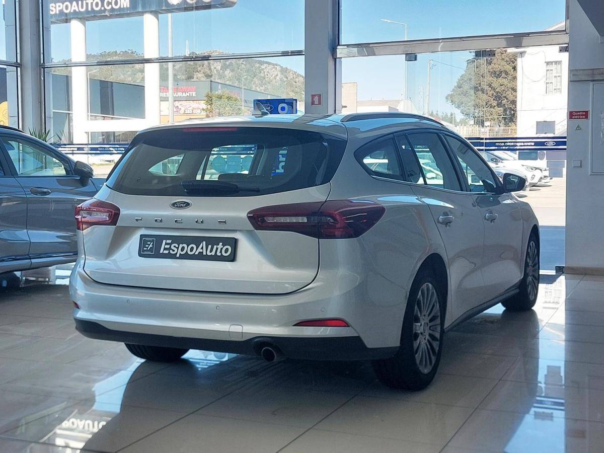 ford-focus-sw-2023-diesel-1499cc