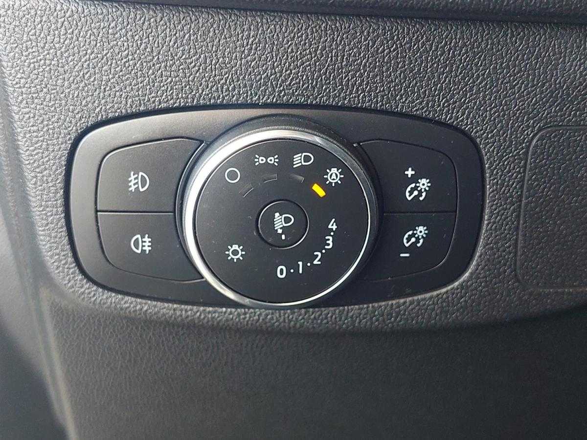 ford-focus-sw-2023-diesel-1499cc