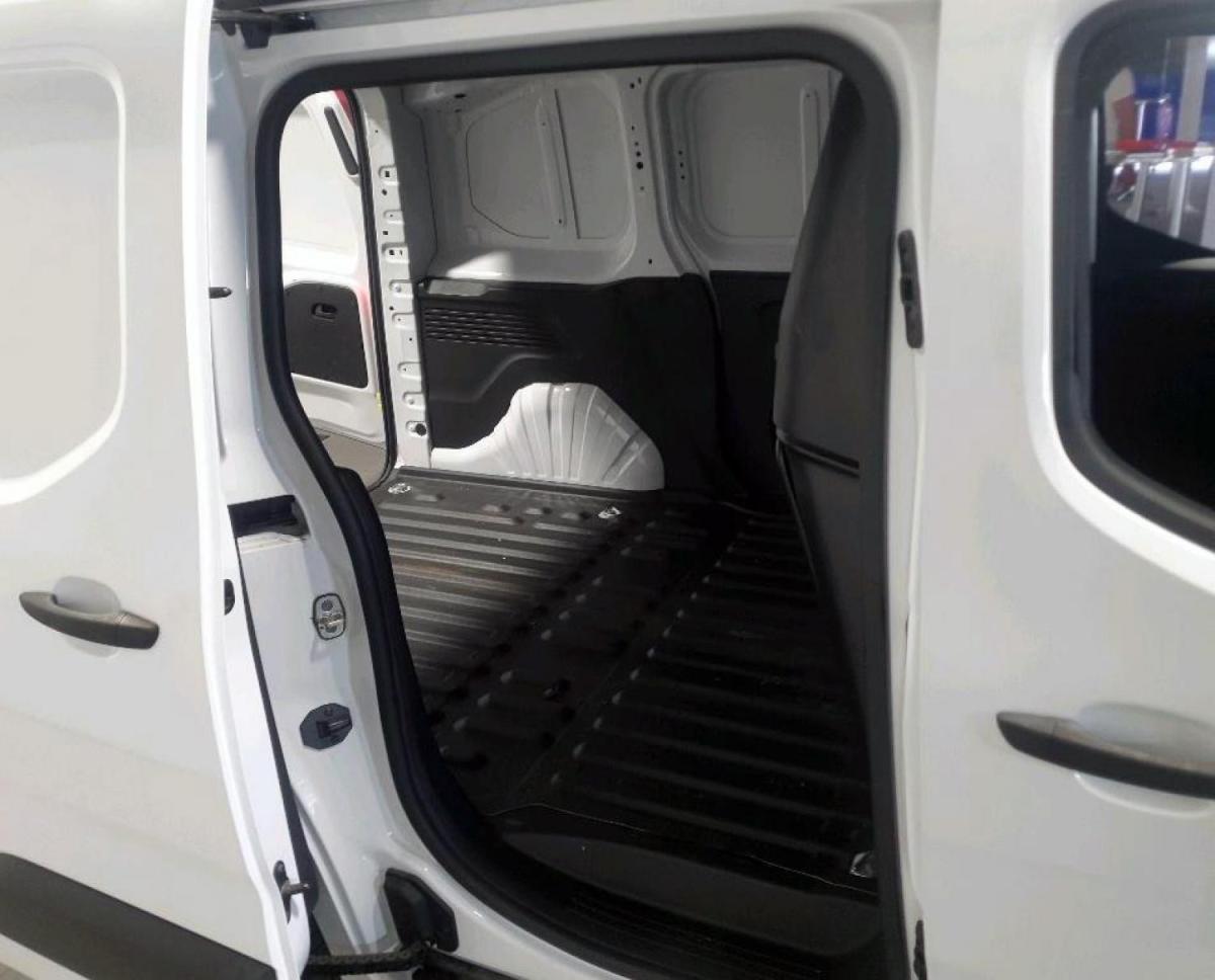 peugeot-partner-2025-diesel-1499cc
