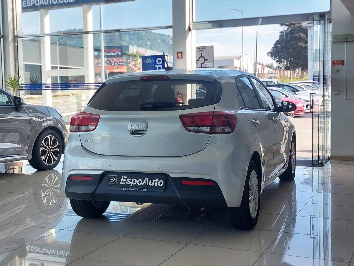 kia-rio-2021-gasolina-1197cc
