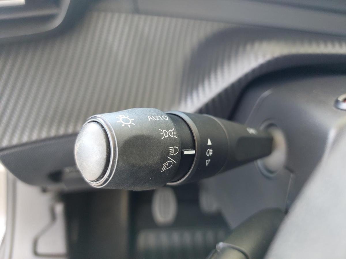 peugeot-2008-2021-diesel-1499cc