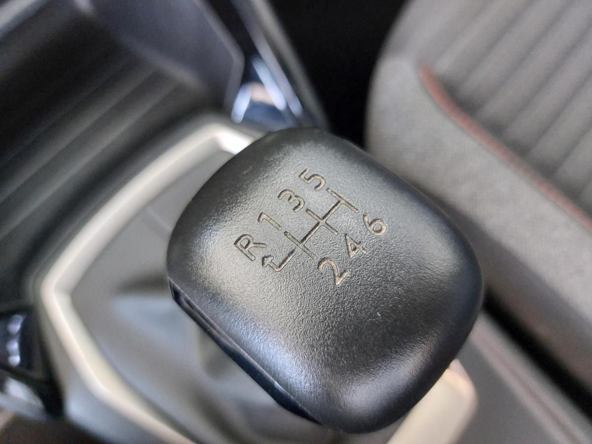 peugeot-2008-2021-diesel-1499cc