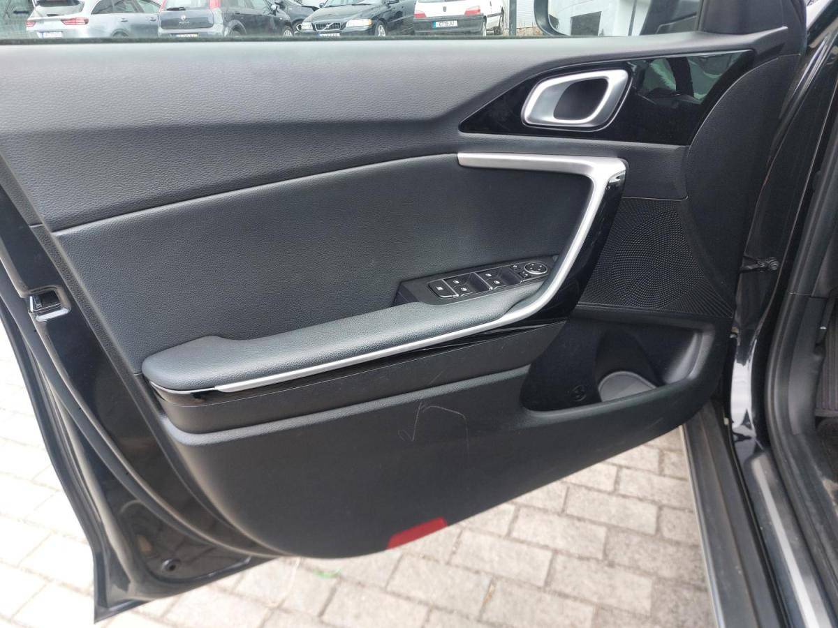 kia-xceed-2022-hibrido-a-gasolina-1580cc