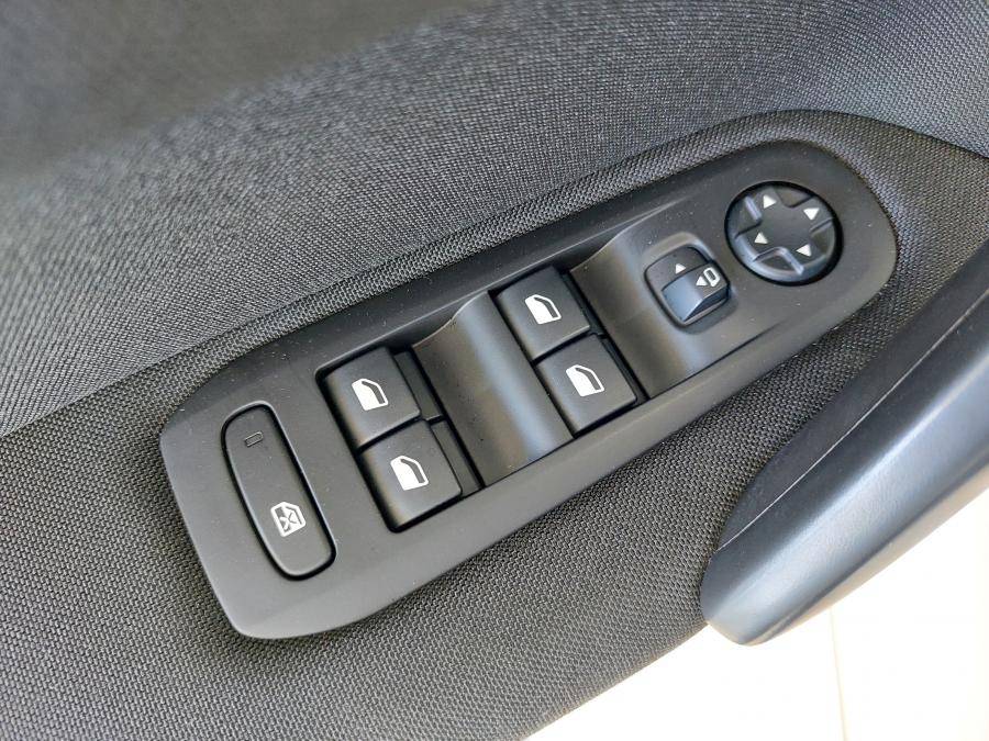 peugeot-308-sw-2021-diesel-1499cc