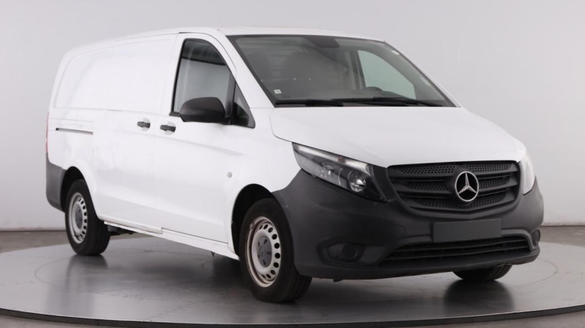 mercedes-benz-vito-2022-diesel-1950cc