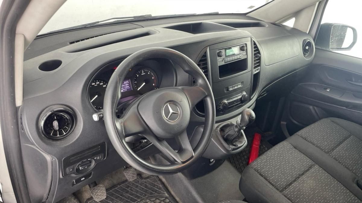 mercedes-benz-vito-2022-diesel-1950cc