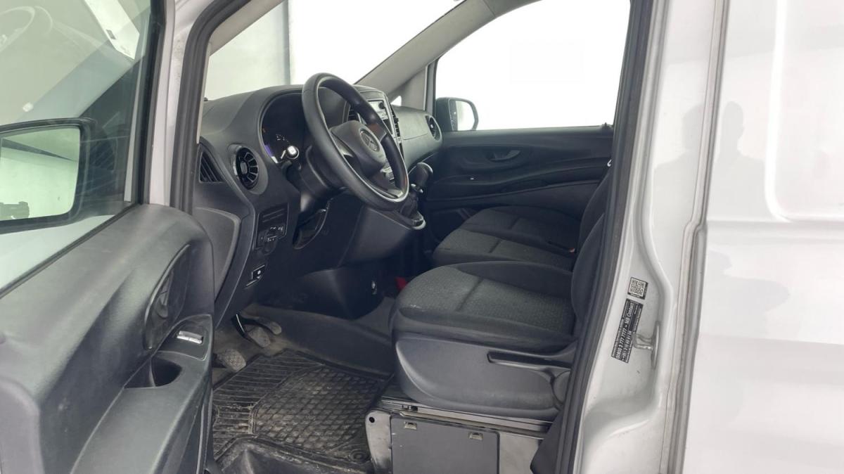 mercedes-benz-vito-2022-diesel-1950cc