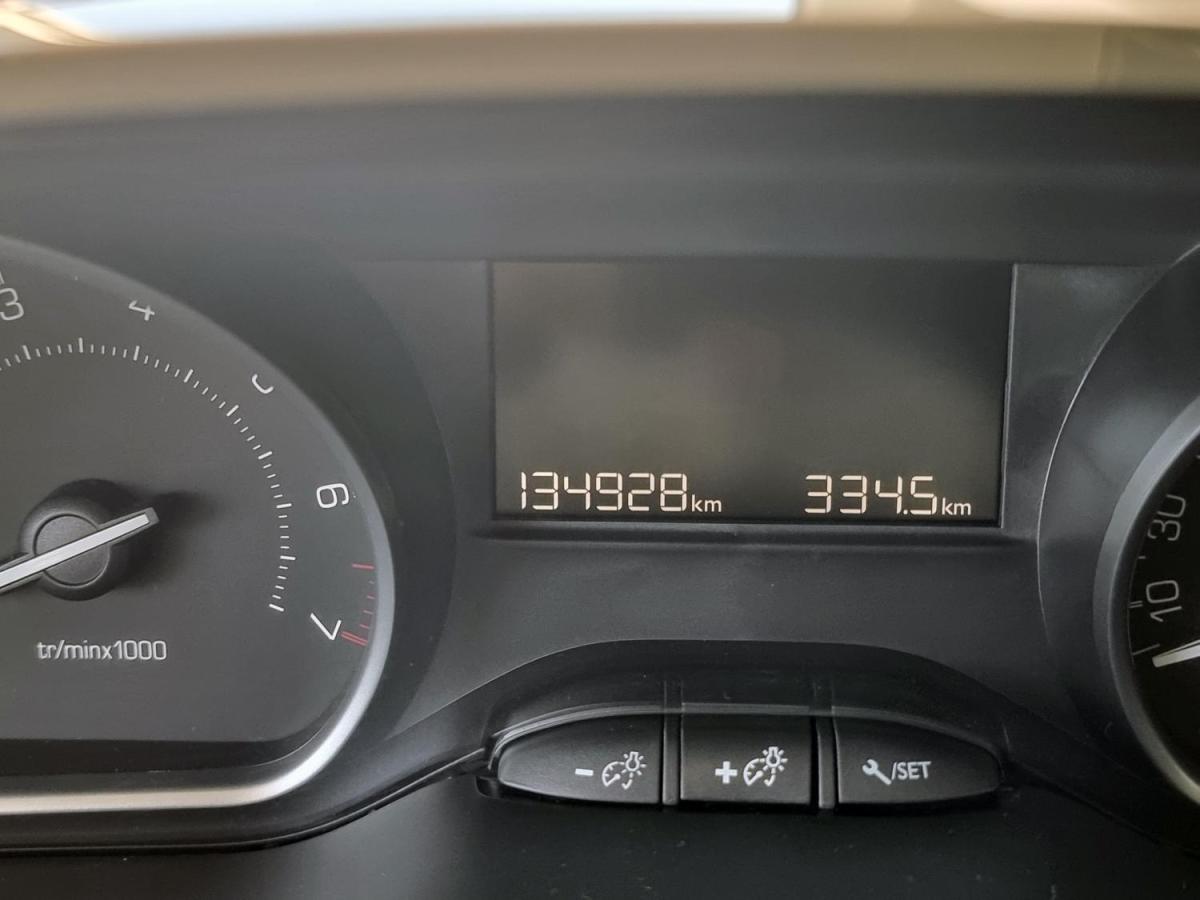 peugeot-208-2018-gasolina-1199cc