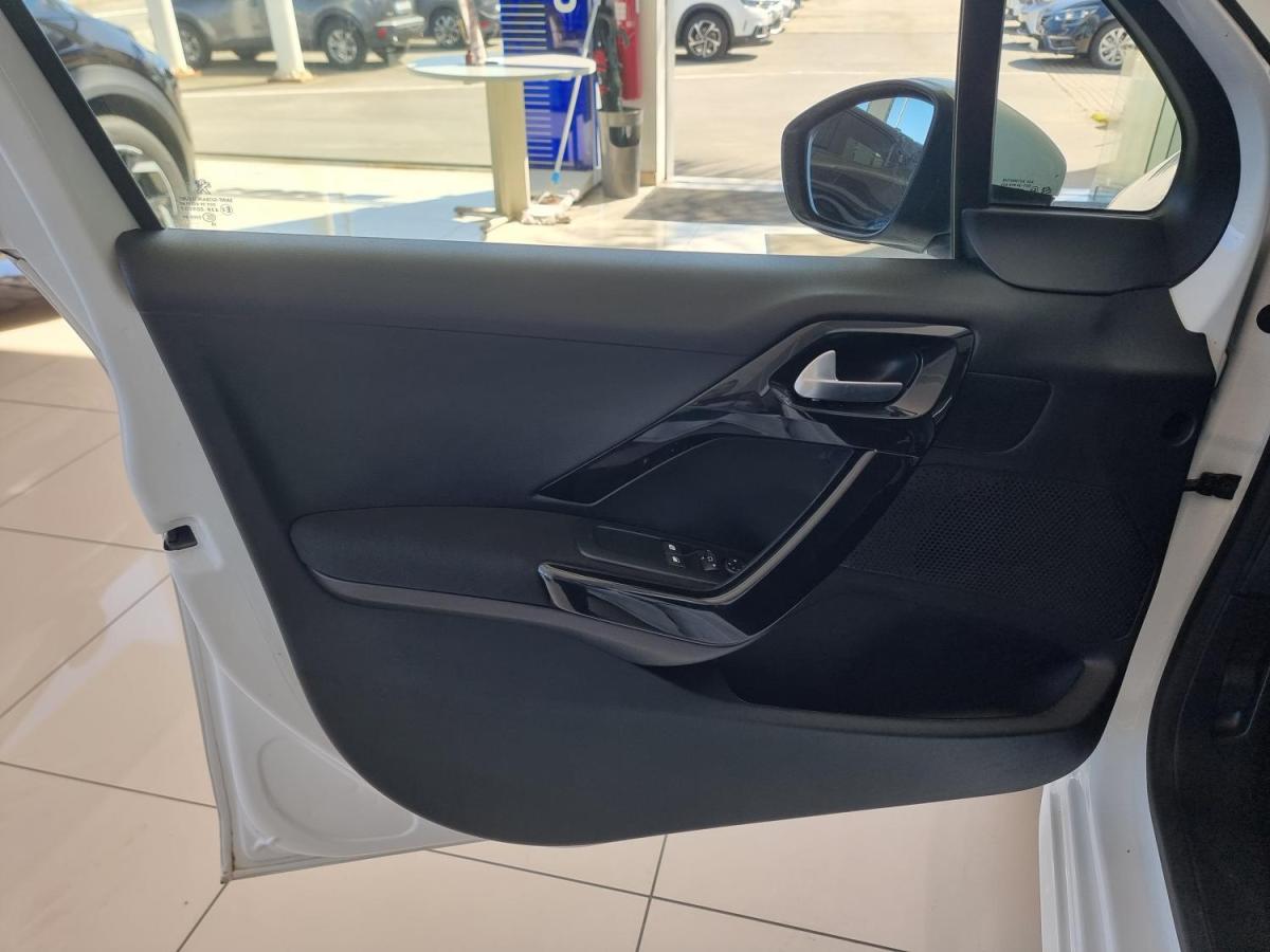 peugeot-208-2018-gasolina-1199cc