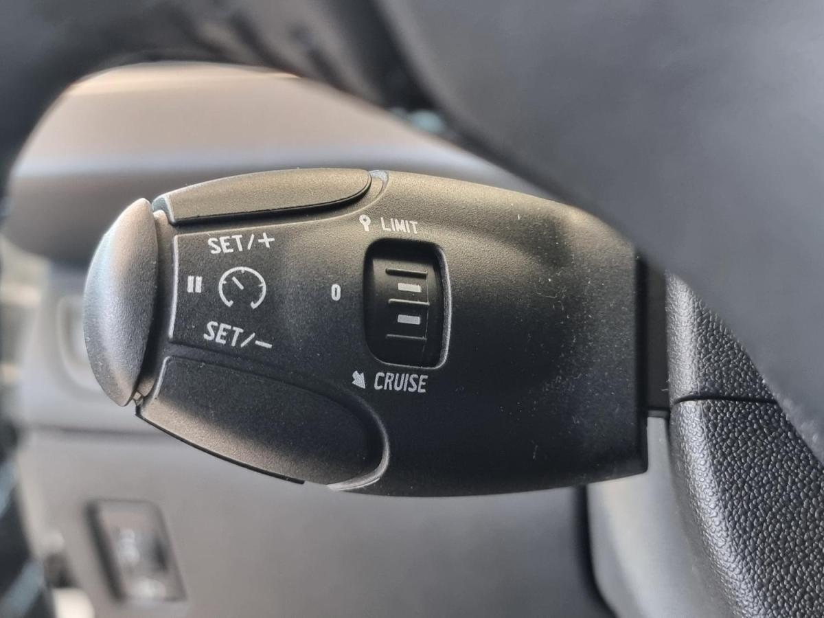 peugeot-208-2018-gasolina-1199cc