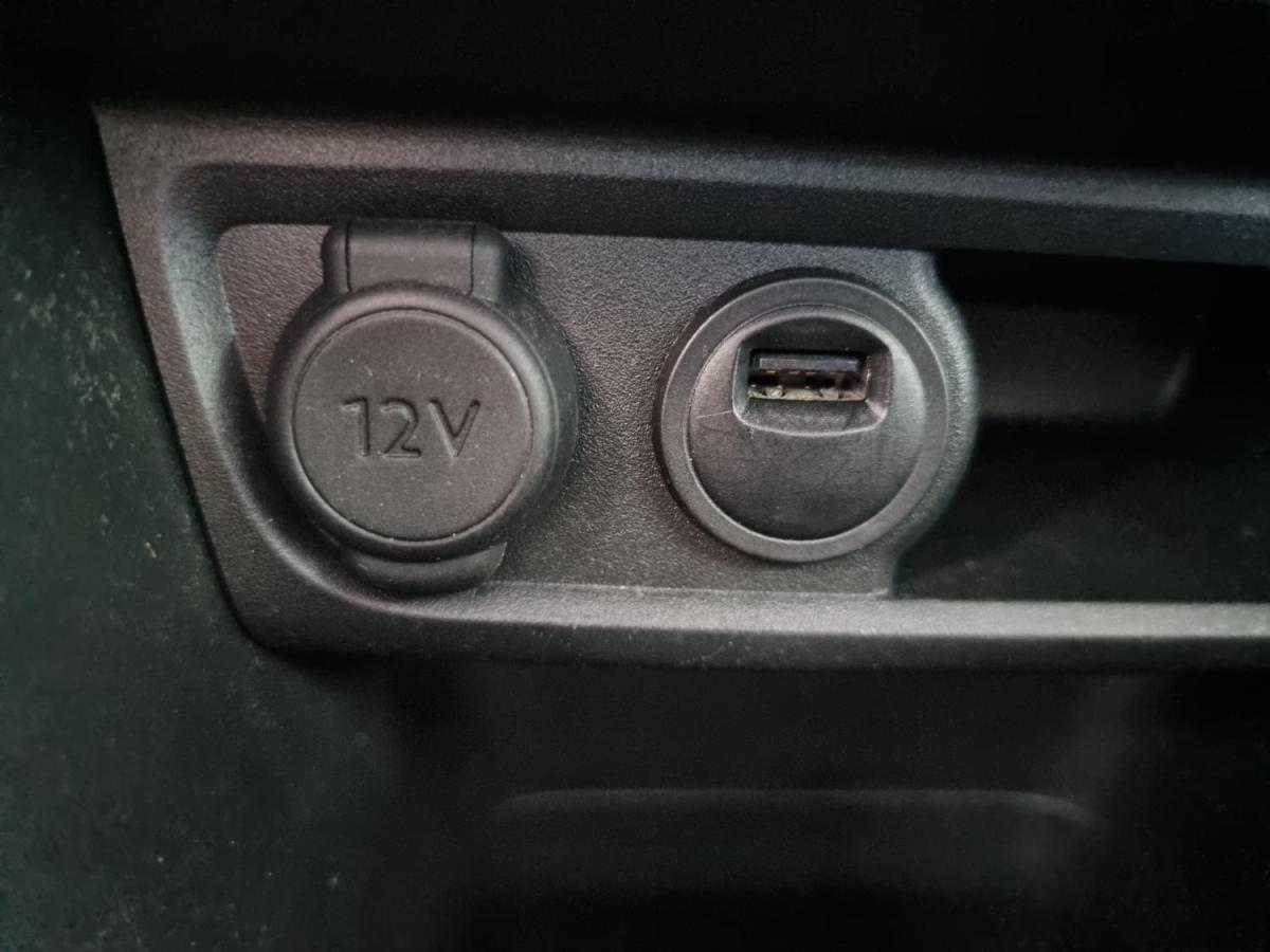 peugeot-208-2018-gasolina-1199cc