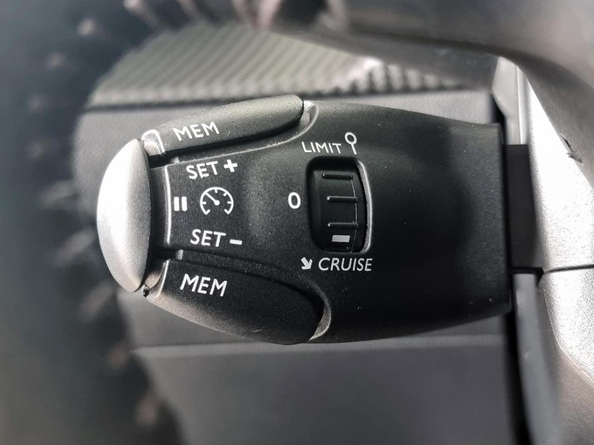 peugeot-208-2021-gasolina-1199cc