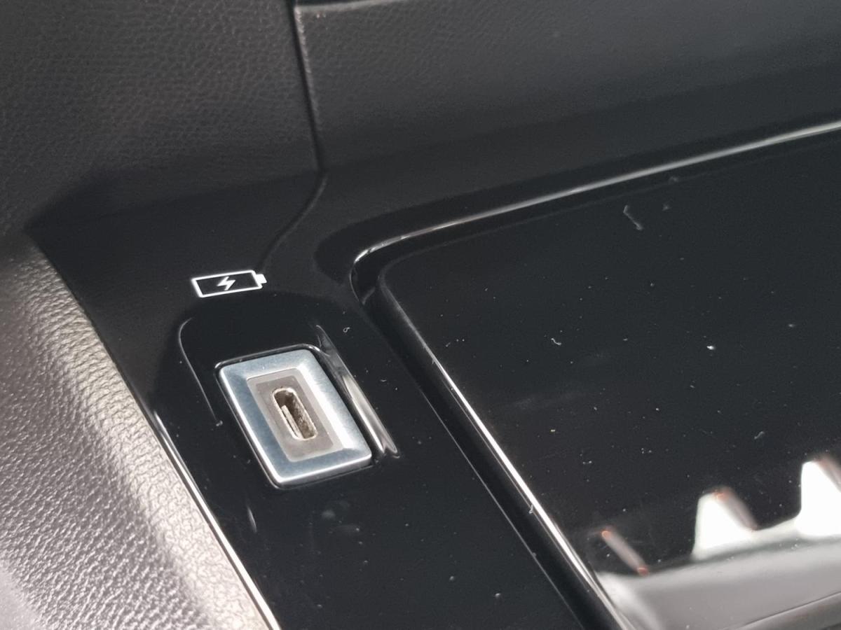 peugeot-208-2021-gasolina-1199cc