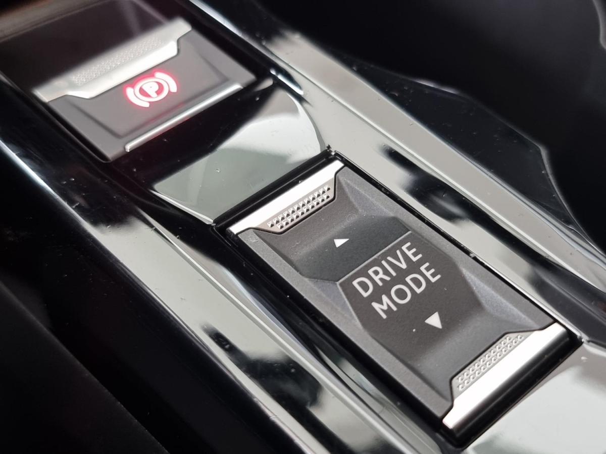 peugeot-208-2021-gasolina-1199cc