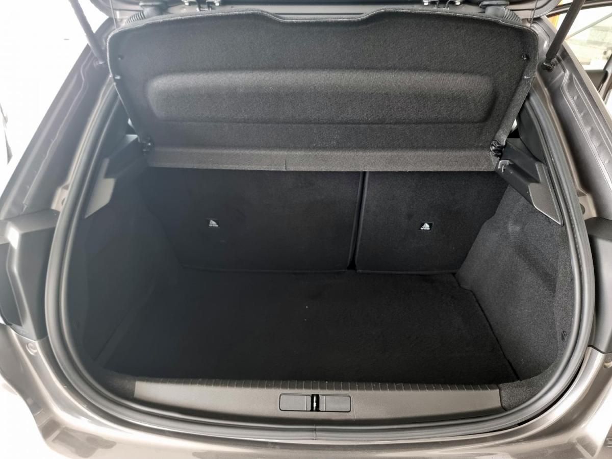peugeot-208-2021-gasolina-1199cc