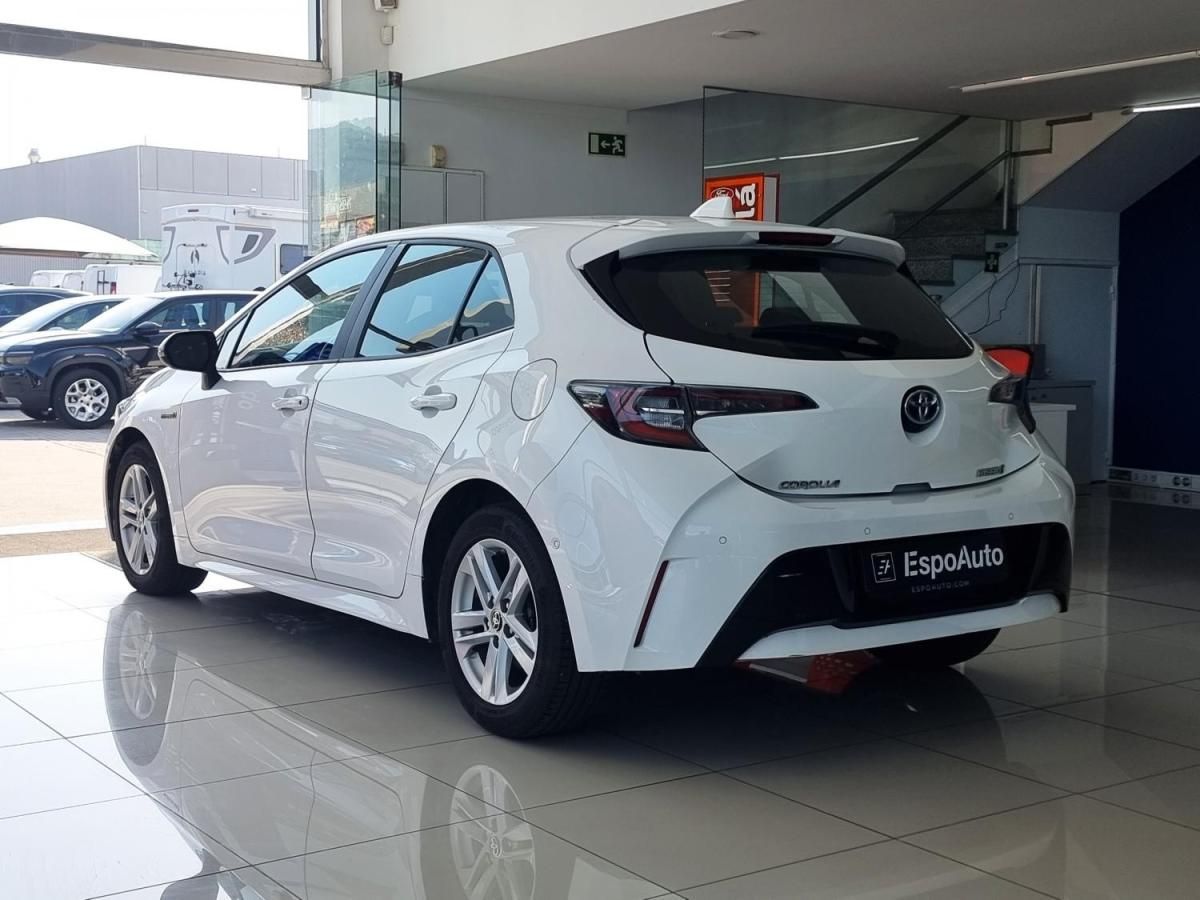 toyota-corolla-2021-hibrido-a-gasolina-1798cc