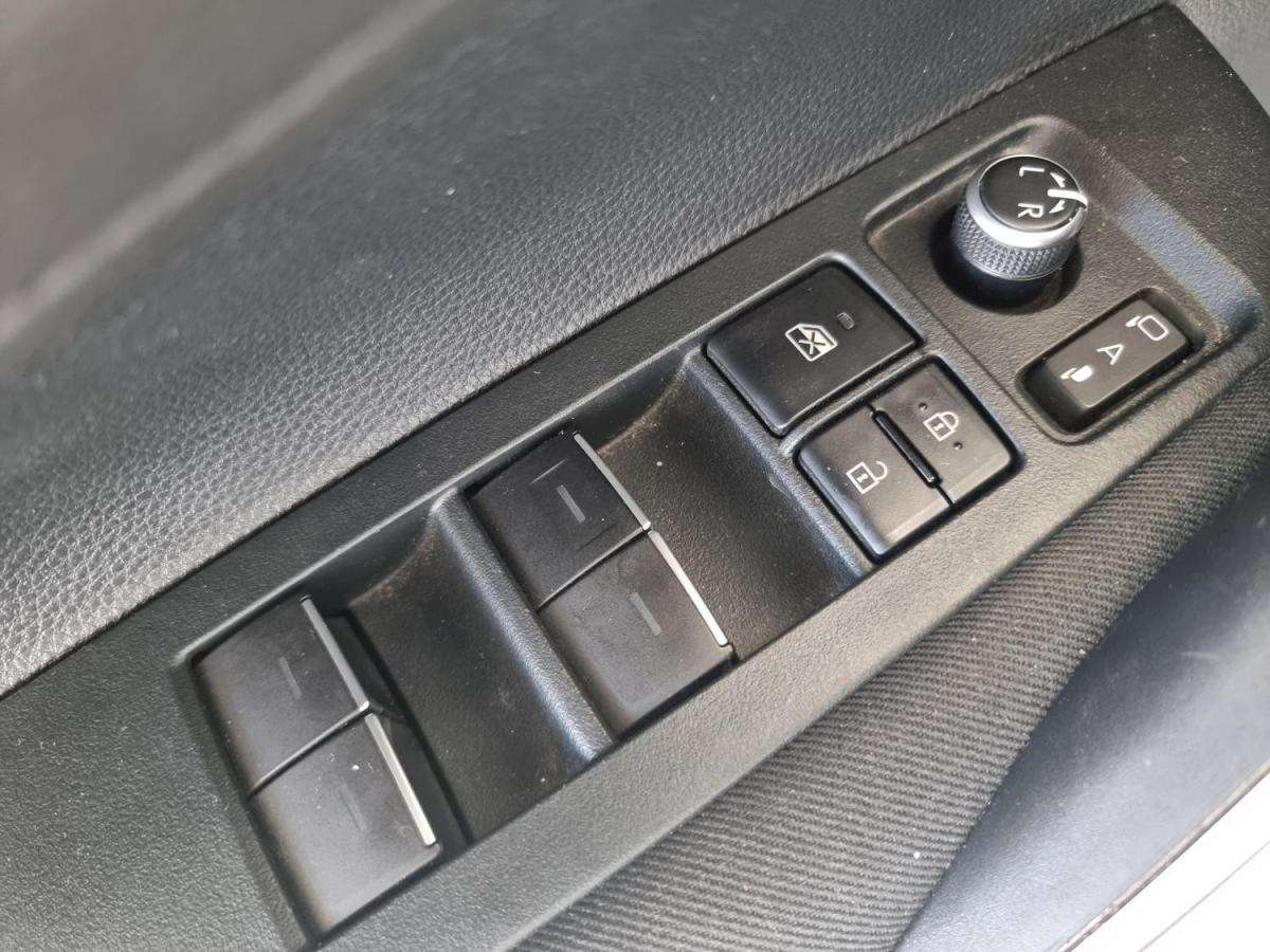 toyota-corolla-2021-hibrido-a-gasolina-1798cc