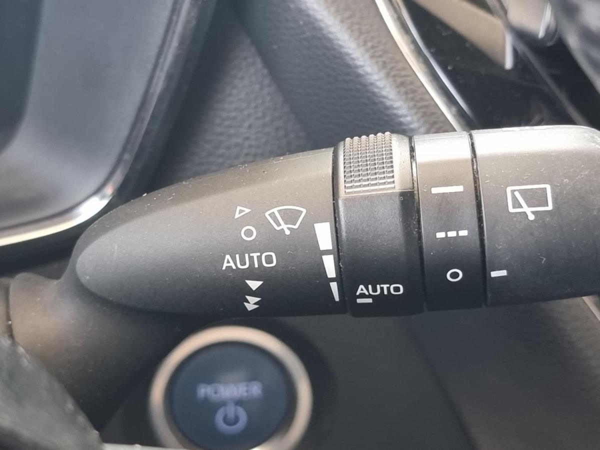 toyota-corolla-2021-hibrido-a-gasolina-1798cc
