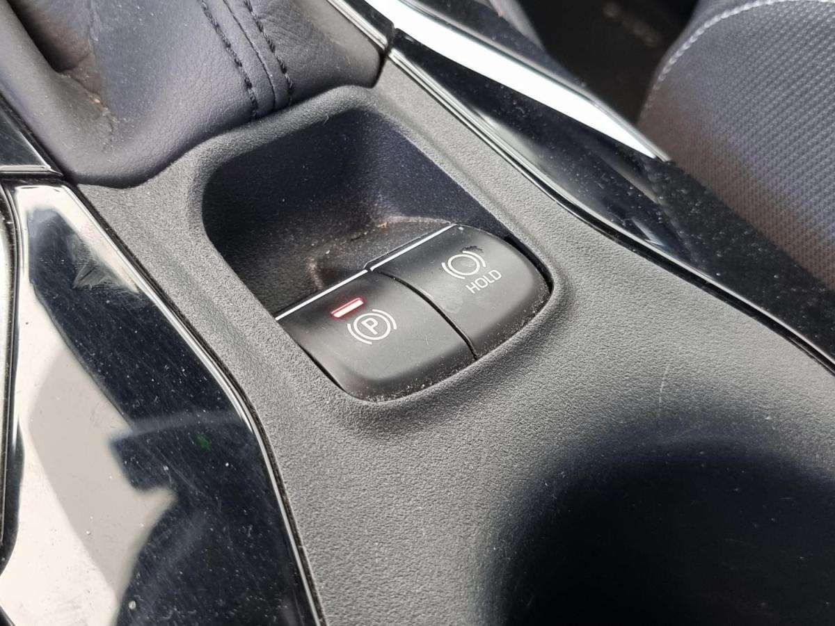 toyota-corolla-2021-hibrido-a-gasolina-1798cc