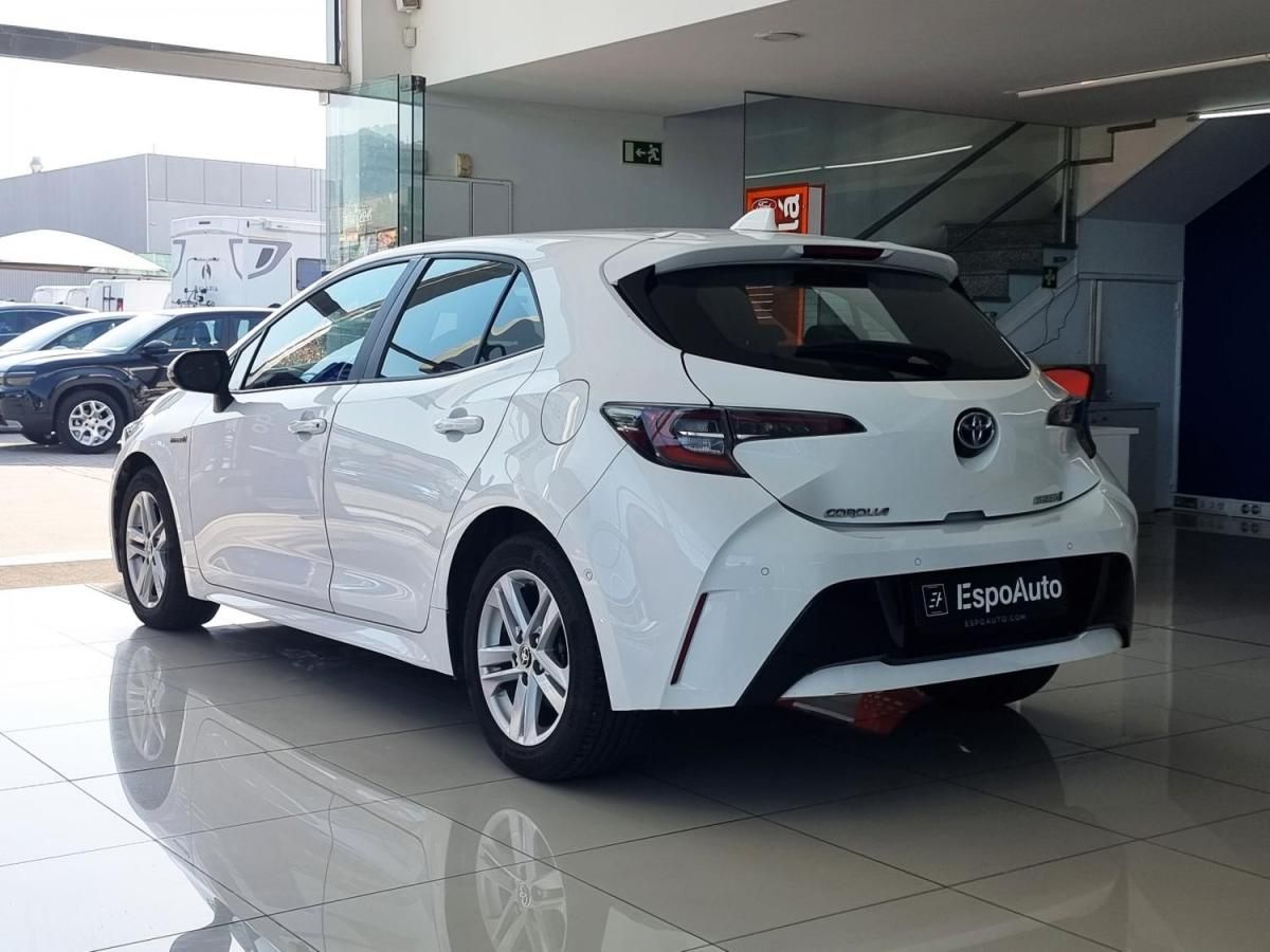 toyota-corolla-2021-hibrido-a-gasolina-1798cc