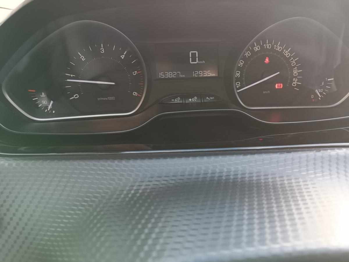 peugeot-208-2018-diesel-1600cc