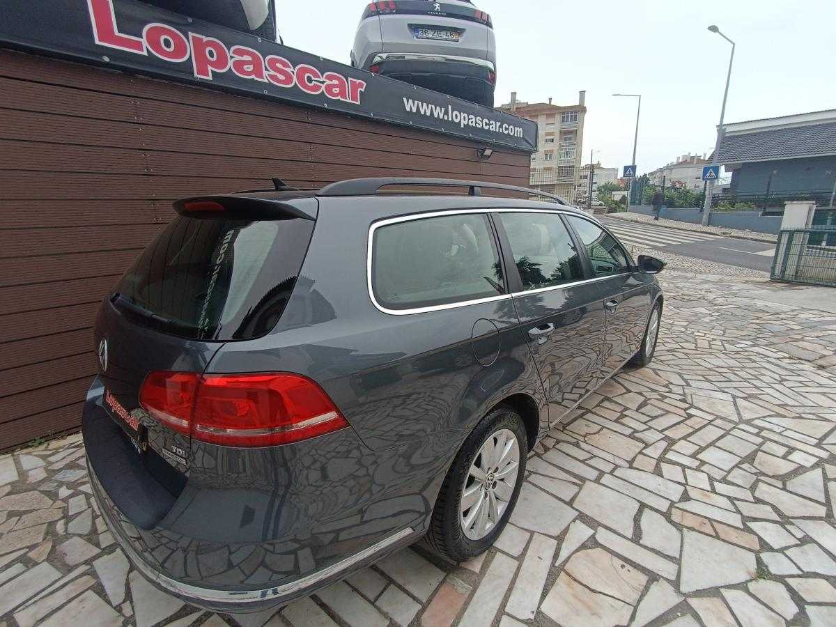 volkswagen-passat-variant-2011-diesel-1598cc