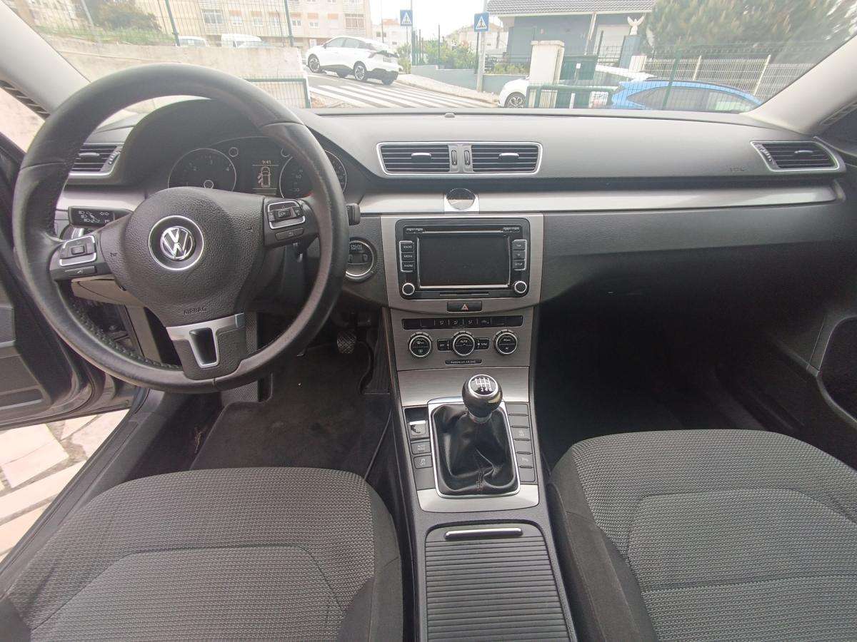 volkswagen-passat-variant-2011-diesel-1598cc