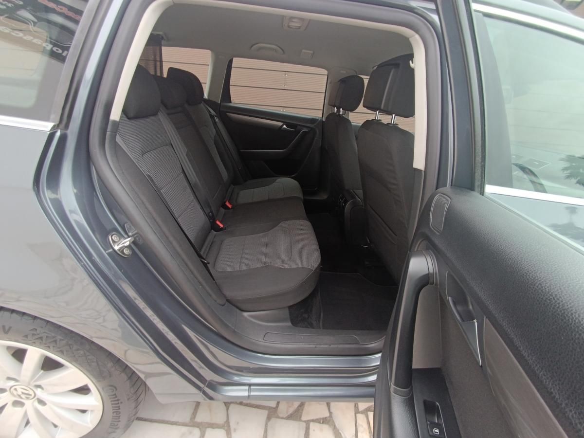volkswagen-passat-variant-2011-diesel-1598cc