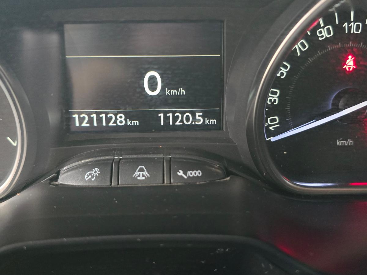 peugeot-2008-2016-gasolina-1199cc