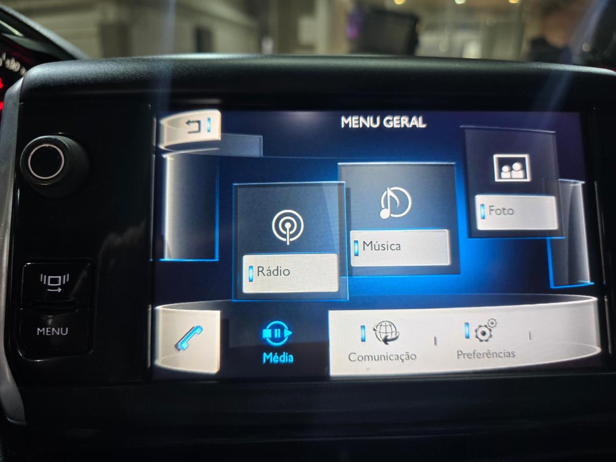 peugeot-208-2012-gasolina-1199cc