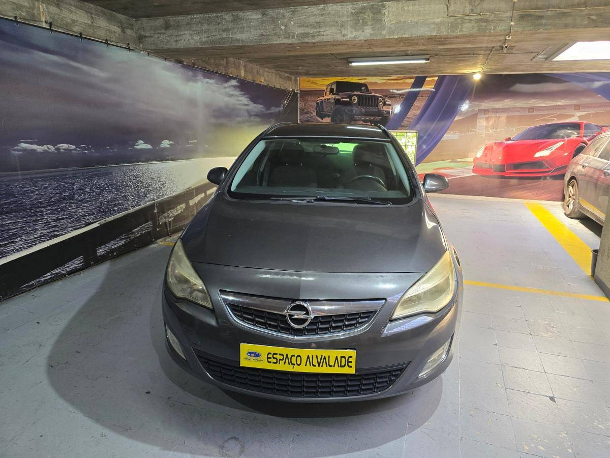 opel-astra-sport-tourer-2011-diesel-1686cc