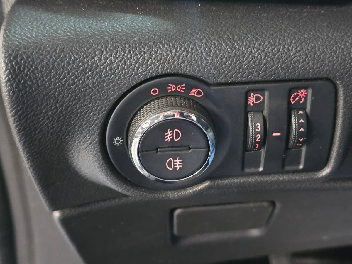 opel-astra-sport-tourer-2011-diesel-1686cc