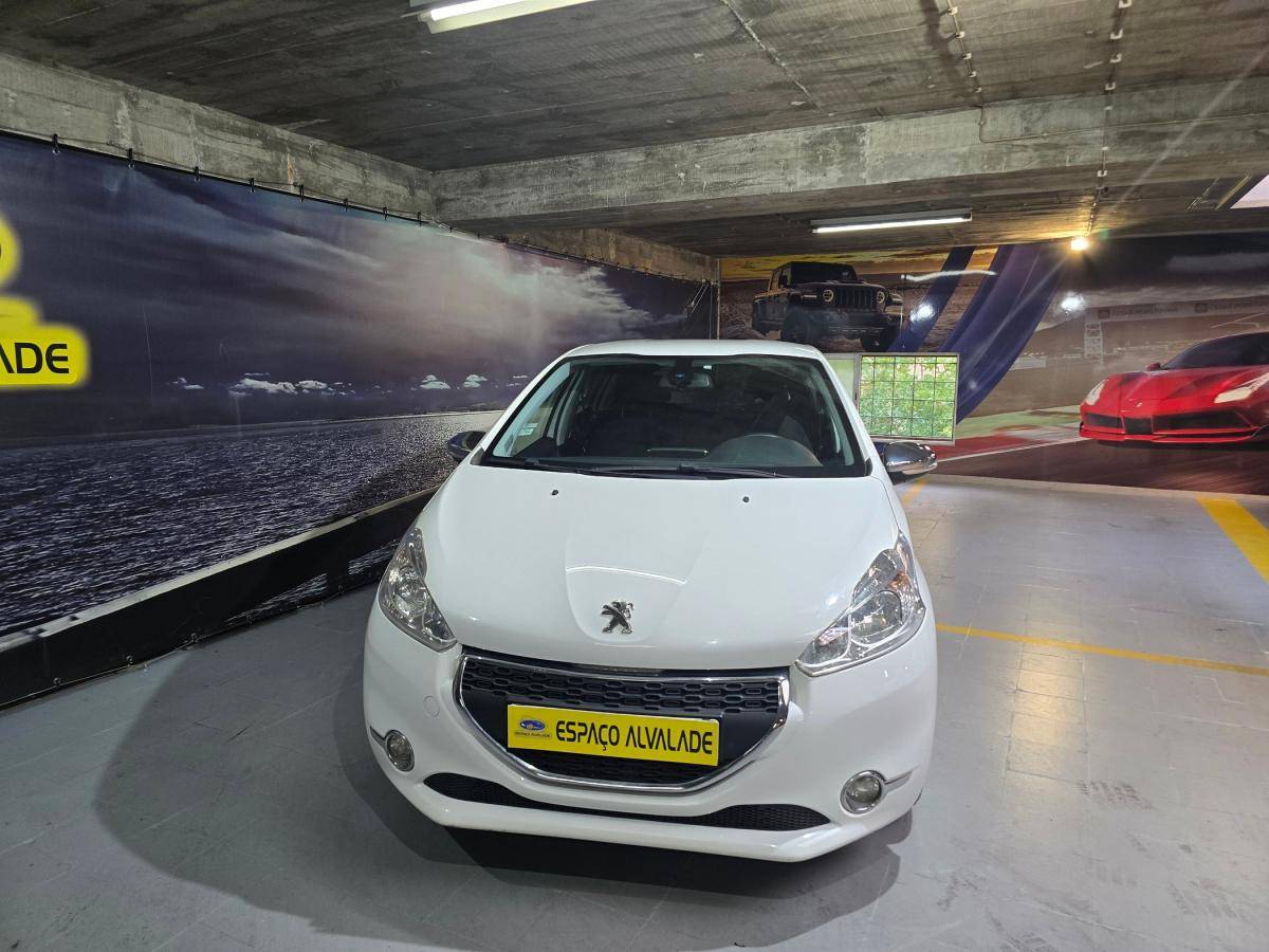 peugeot-208-2014-gasolina-1199cc