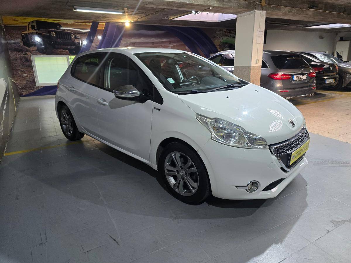 peugeot-208-2014-gasolina-1199cc
