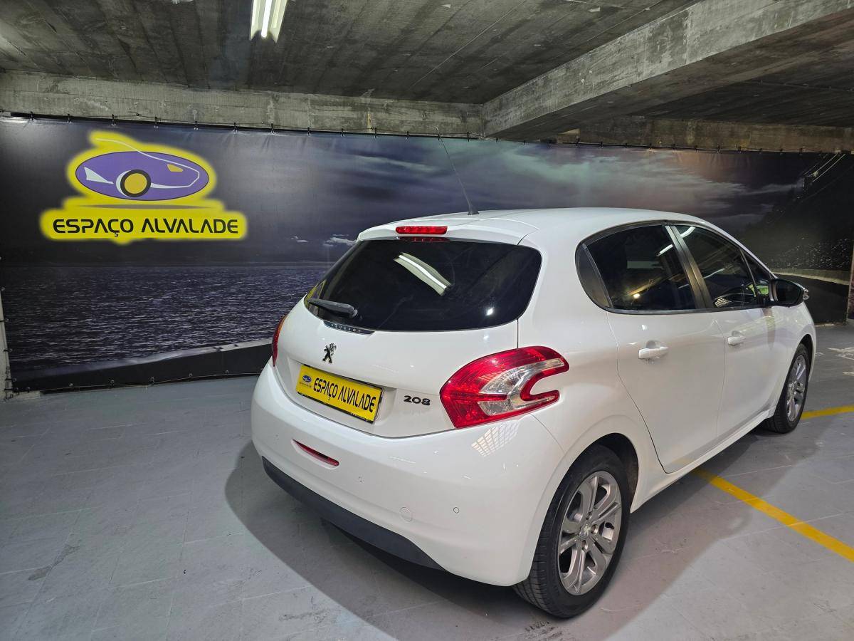 peugeot-208-2014-gasolina-1199cc