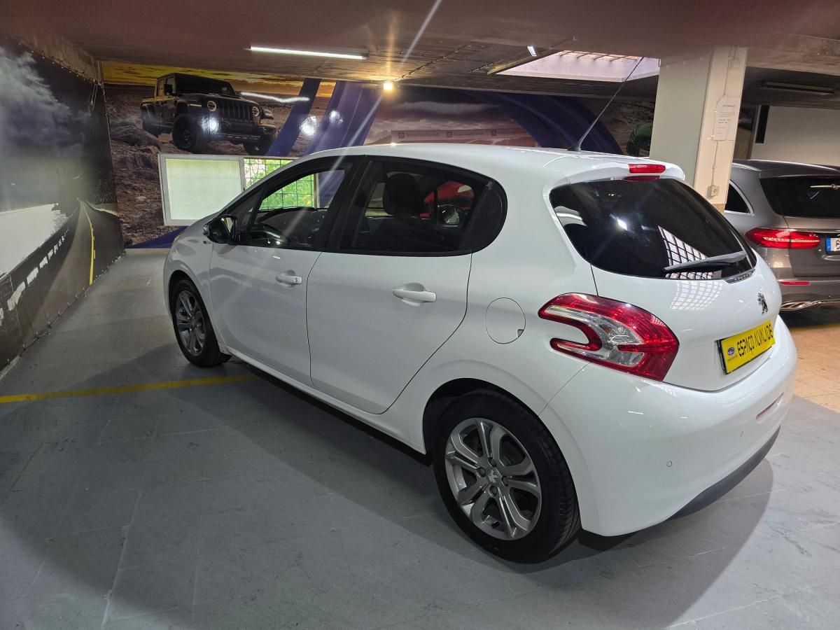 peugeot-208-2014-gasolina-1199cc
