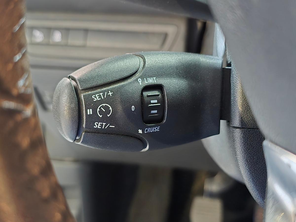peugeot-208-2014-gasolina-1199cc