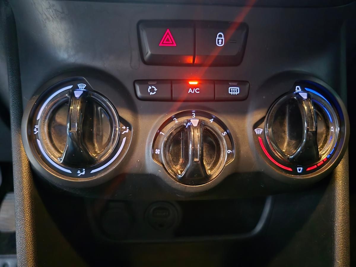 peugeot-208-2014-gasolina-1199cc